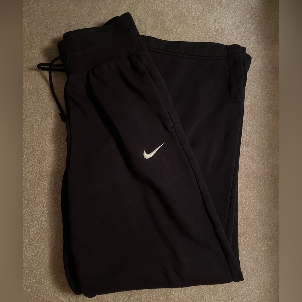 Nike Women’s, high rise, black, sweatpants, size XS